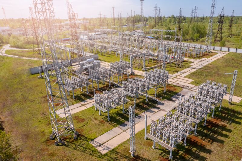 Shutterstock 2182430625